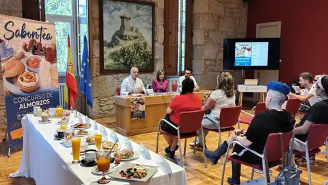 •	Dous xurados, un profesional e outro popular, avaliarán unha decena de establecementos da vila.