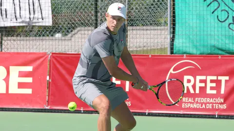Leo Borg. El sueco llegaba a Sanxenxo como cabeza de serie del torneo, estatus que ha demostrado venciendo al italiano Davide Ferrarolli.