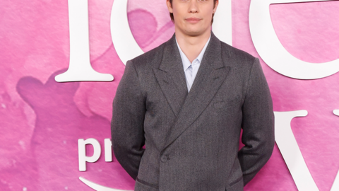 el actor británico y embajador masculino de FENDI Nicholas Galitzine (IG 5 MLN).