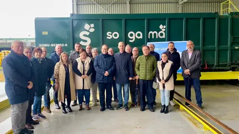 El presidente de Sogama visitó la planta de transferencia de residuos de Curtis. ARCHIVO. DL-G.