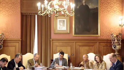 Xunta de goberno deste venres.