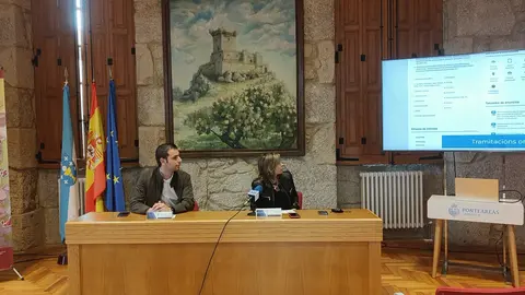 Un momento da presentación esta mañá coa alcaldesa, Nava Castro.