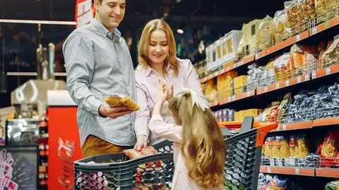 Hay que estar atentos en las comparas para no caer en las trampas del marketing de alimentación y comer mejor.