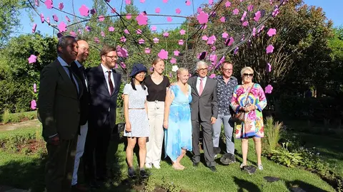 Autoridades y autores del jardín El sueño imaginario de una infancia asiática'