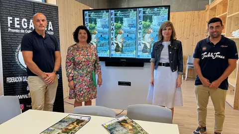 Presentación FEGATEA con la alcaldesa; Nava Castro, y la presidenta de FEGATEA, Chelo Pampillón.