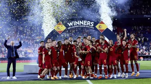 La Roja, selección de fútbol de España.