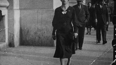 Laía Argüelles_La flâneuse (detalle).