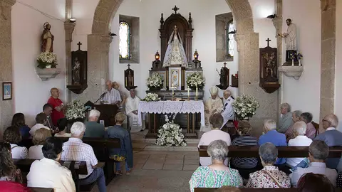 Teis celebrará las fiestas de la Virgen de las Nieves con una misa solemne presidida por el obispo, procesiones y diversas actividades religiosas y culturales.