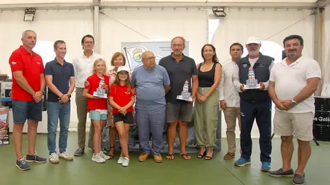 Vencedores de las tres clases con Pitusa, Jacinto y autoridades.