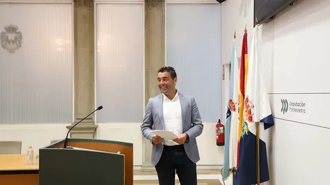 El presidente de la Deputación de Pontevedra, Luis López.