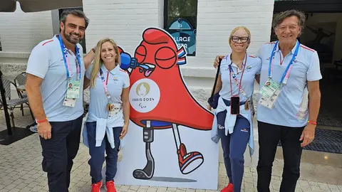 Susana Rodríguez Gacio y Sara Pérez: una conexión inquebrantable que las lleva a lo más alto. Calvo y Lete asisten a la asiste a la final de paratriatlón.