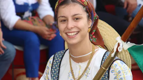 Una limiana ataviada con un traje típico del mundo rural. ARCHIVO DL-G/ROBERTO LEDO.