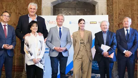 El presidente del Gobierno gallego participa en el foro 'Los retos de los sénior gallegos' del diario 65ymás.