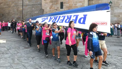 El director de Turismo de Galicia, Xosé Merelles, recibe junto a representantes de la S.D. Tirán al grupo de la Asociación de Persoas Afectadas de Cancro de Mama e Xinecolóxico (ADICAM) do Morrazo, que acaban de realizar la Ruta Traslatio remando en trainera.