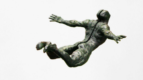 ‘Al otro lado del espejo ‘ de Fernando Suárez Reguera.