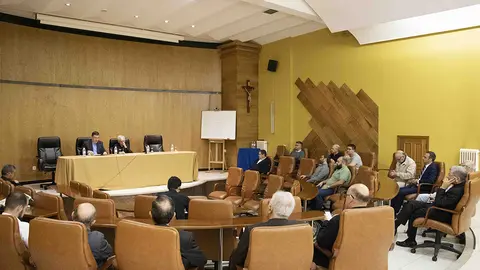 El acto académico, en el salón de actos del Seminario Mayor, contó con una lección inaugural impartida por el profesor Manuel Lage el curso pasado 23-24.