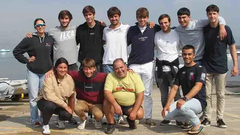 Laseristas de La Coruña, Gijón y Oporto a la espera de la orden de salir al mar, que nunca llegó.