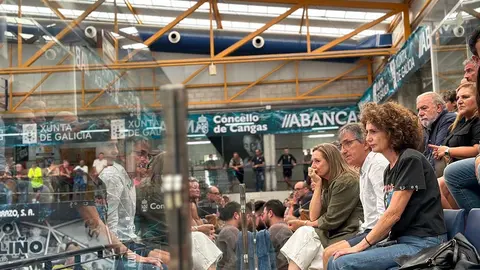 Luisa Sánchez quiso manifestar el respaldo de la Diputación de Pontevedra al balonmano cangés y destacar la importancia de este equipo para la provincia.