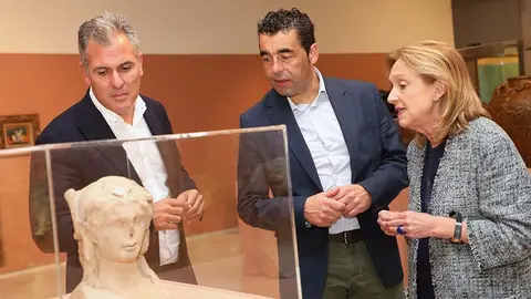 El presidente de la Diputación, Luís López, con el vicepresidente, Rafa Dominguez, encargado de los asuntos relativo al museo.