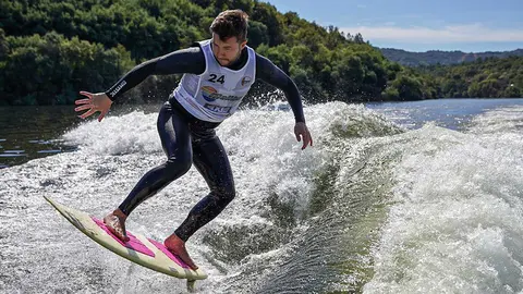 2024-09-28 Entre los chicos mucho nivel y competencia de alto voltaje en la pista ourensana (Foto Alan Pérez)_resultado