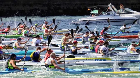 2024-10-05 Una salida de Kayak de Mar en la Semana Abanca en aguas de las Rías Baixas (Foto Moebius)