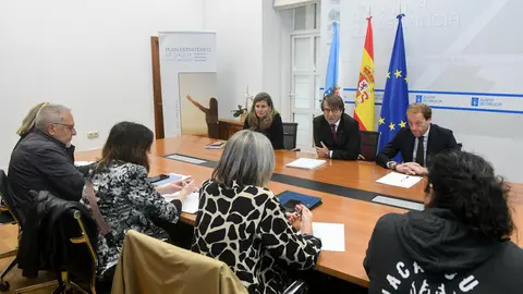 El conselleiro de Facenda e Administración Pública se reunió hoy con el presidente de la Confederación de Empresarios de Galicia y con las organizaciones sindicales para dar a conocer las líneas generales de los Presupuestos del próximo año.