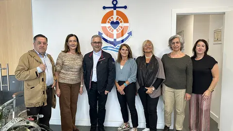 Encuentro con la delegacion de Stella Maris con el obispo y la directora del Centro Mariel Larriba.