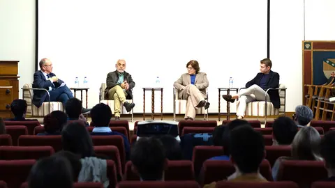 La tercera edición de las jornadas de Medicina en La Estila se centró en la formación integral de los médicos, buscando un equilibrio entre los conocimientos técnicos y la atención humanizada al paciente.