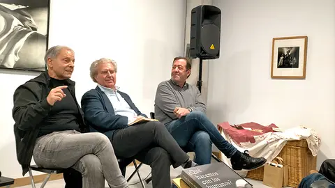 Presentación do libro  -/Que hacemos con los humanos? De César Antonio Molina.  Na Fundación Oroza, en Vigo. M. ESTÉVEZ.