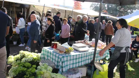 Hay más de 400 puestos donde se vende de todo.