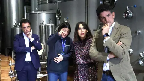 La 
conselleira de Economía e Industria, María Jesús Lorenzana, acompañada por Javier Arias Fouz, delegado territorial de la Xunta en Lugo y Juan Luis Méndez-Rojo, CEO de ViniGalicia.