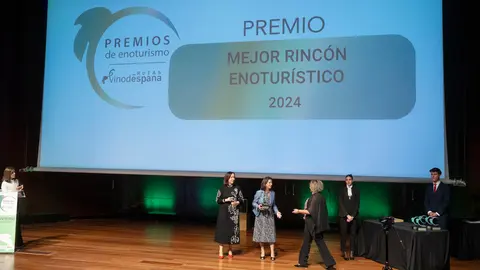 Bodegas Fillaboa recibe el premio a mejor rincón y paisaje enoturístico de España