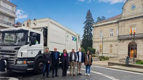 Ponteareas envía un camión de basura a Valencia para ayudar en las labores de limpieza tras la DANA.