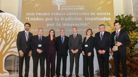 El presidente de la Xunta asiste a la entrega del XVIII Premio Familia Empresaria de Galicia.