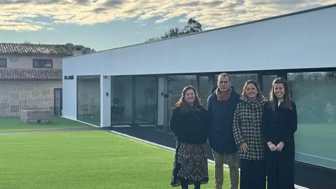 Para mostrar los resultados concretos de estas iniciativas, la presidenta de Galicia Suroeste visitó este miércoles el Hotel Amoriño en Tui, acompañada por el alcalde de la localidad, Enrique Cabaleiro, y la teniente de alcalde Ana Núñez.