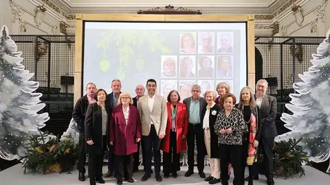 “Rendemos una merecida homenaje a diecinueve personas que dedicaron buena parte de su vida al servicio público". dijo López. RAFA ESTÉVEZ.