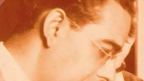 Plácido R. Castro, un destacado intelectual galego do século XX, presenta unha exposición de acuarelas que retratan unha "Galicia soñada".