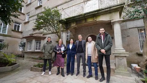 La conselleira de Economía e Industria, María Jesús Lorenzana, visitó hoy en Vigo las instalaciones del nuevo centro Atendo Senior Living.