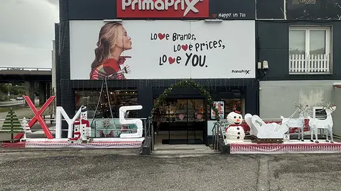 Escaparate de Primaprix.