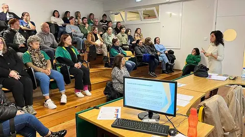 Acción de sensibilización sobre a protección dos dereitos da infancia e a xuventude dirixida a 40 asistentes operacionais do Agrupamento de Escolas de Valdevez.