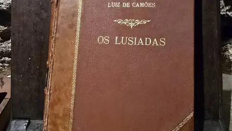 Edição de 'Os Lusíadas' que pertence à biblioteca do Pazo Victorino, em Ponte de Lima.