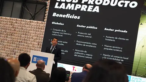 "Las opciones para hacer turismo, igual que para disfrutar de la lamprea, son casi infinitas, pero la mejor está en las Rías Baixas", asegura Luis López.