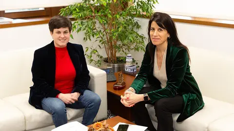 La alcaldesa de O Rosal, Ánxela Fernández Callís, y la conselleira de Vivenda e Planificación de Infraestruturas, María Martínez Allegue.