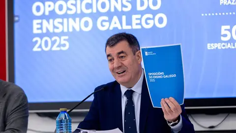 Rodríguez explicó que estas especialidades coinciden con las políticas de la Consellería en ámbitos como la inclusión, el refuerzo matemático, el desarrollo tecnológico o el plurilingüismo.