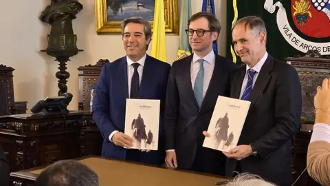 O evento contou com a presença do Secretário de Estado Adjunto da Presidência, Rui Armindo Freitas, o Presidente da Câmara João Manuel Esteves, a Vereadora Emília Cerdeira e o Presidente do Conselho Diretivo da Agência para a Integração, Migrações e Asilo, AIMA.