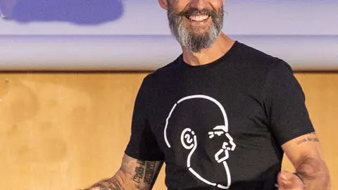 João da Silva, autor dos livros O Sofrimento pode esperar' e 'Quantas vidas temos?'.