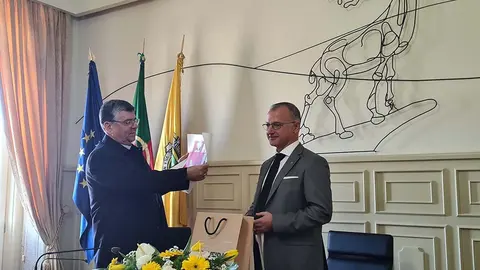 O Bispo da Diocese de Viana do Castelo, D. João Lavrador, foi recebido pelo Presidente da Câmara Municipal de Vila Nova de Cerveira, Rui Teixeira.