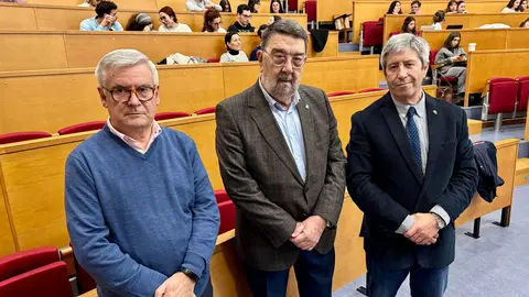 El director de la Cátedra, oel doutor Juan Gestal Otero-.