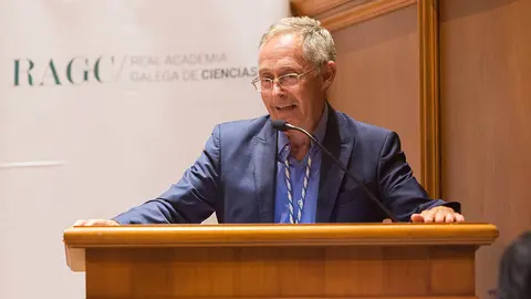 La Real Academia Galega de Ciencias inaugura su curso 2025 con una lección magistral de Ángel Carracedo sobre el Proyecto Genoma de Galicia.