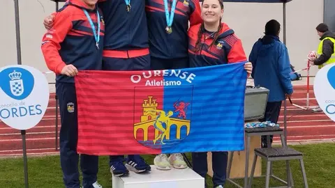 Hugo Casañas y otros medallistas.